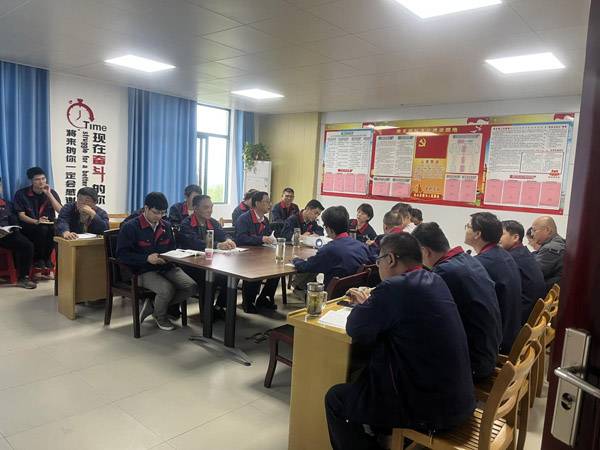 王伍升到建材研究室、建材公司調研