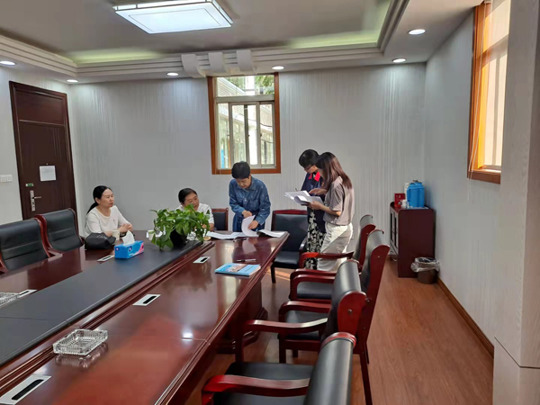 市統(tǒng)計(jì)局到公司開(kāi)展統(tǒng)計(jì)專項(xiàng)檢查工作 市統(tǒng)計(jì)局到公司開(kāi)展統(tǒng)計(jì)專項(xiàng)檢查工作